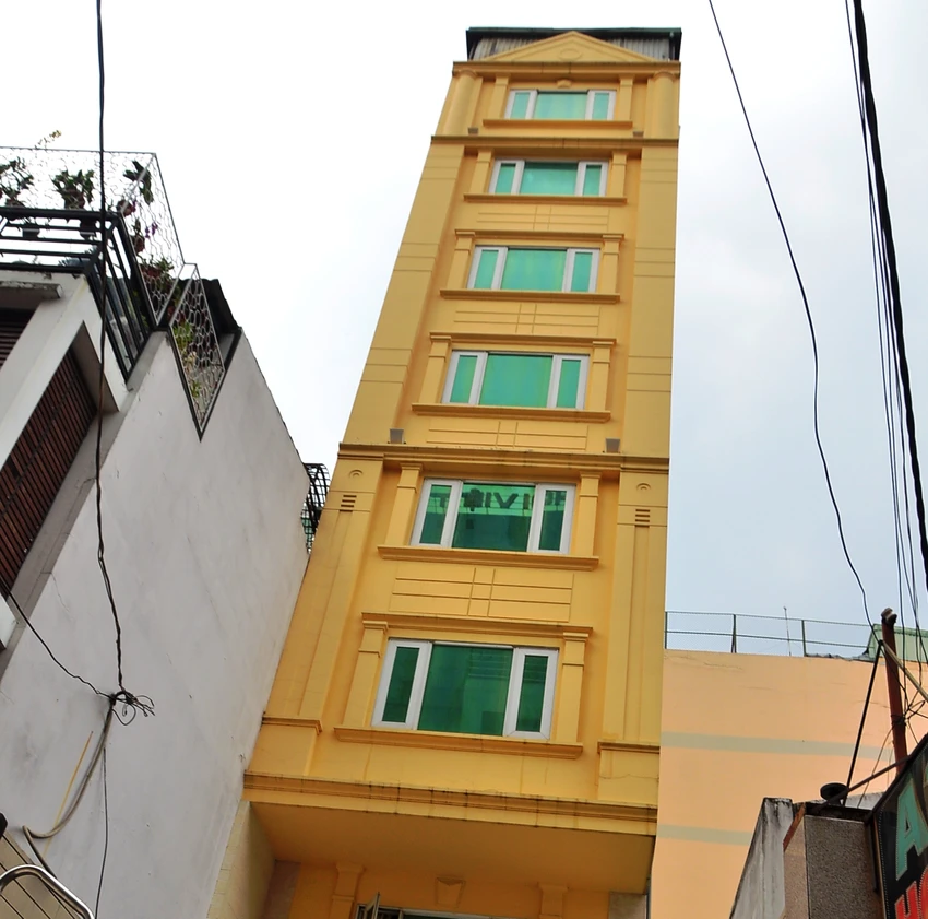 Cháy khách sạn 8 tầng ở trung tâm Sài Gòn, khách nháo nhác bỏ chạy ảnh 1 Cháy khách sạn 8 tầng ở trung tâm Sài Gòn, khách nháo nhác bỏ chạy ảnh 1